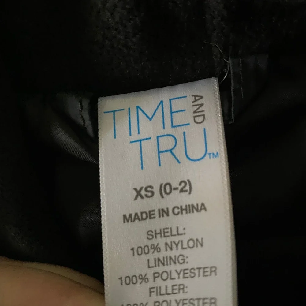 Time and Tru Women's‎ Full-Zip Puffer Jacket Size XS 0-2 Black Hooded Pockets